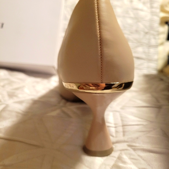 Women's Tan Heels - Picture 1 of 3
